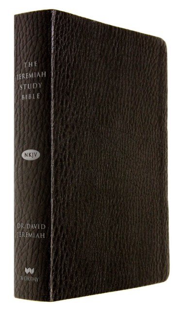 The Jeremiah Study Bible, NKJV: Black LeatherLuxe® w/thumb index