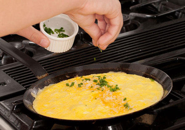 Choosing the Right Omelette (Omelet) Pan